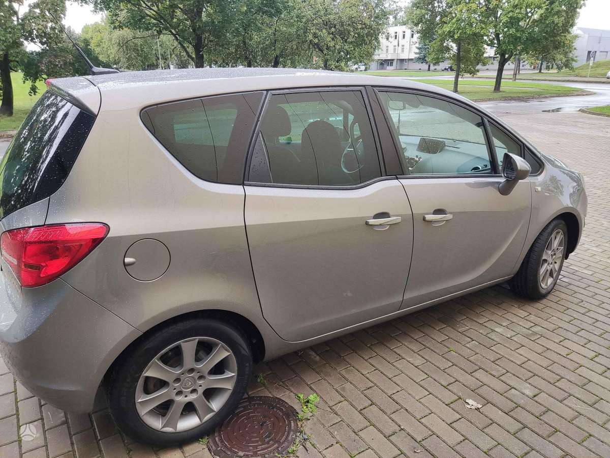 Opel Meriva, 1.4 l., Минивэн
