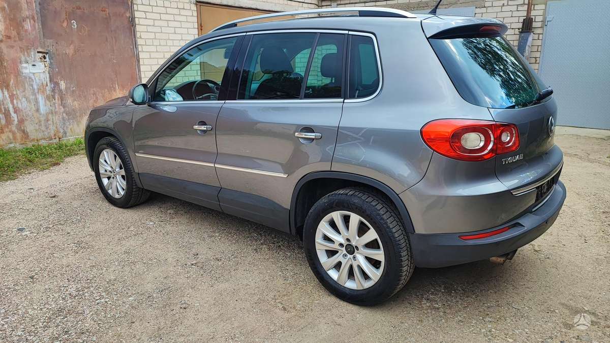 Volkswagen Tiguan - 2