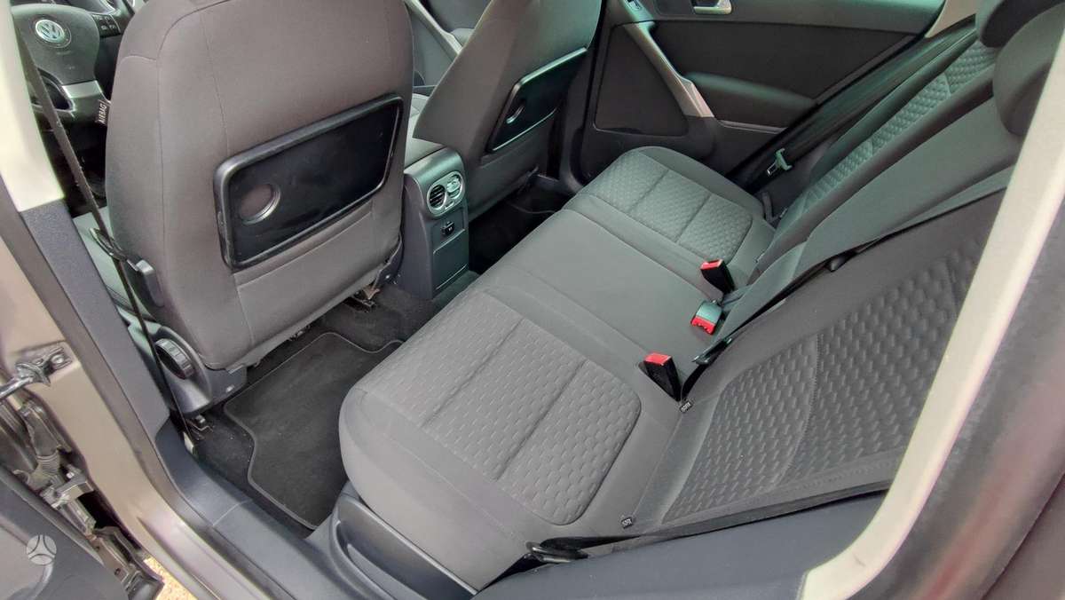 Volkswagen Tiguan - 8