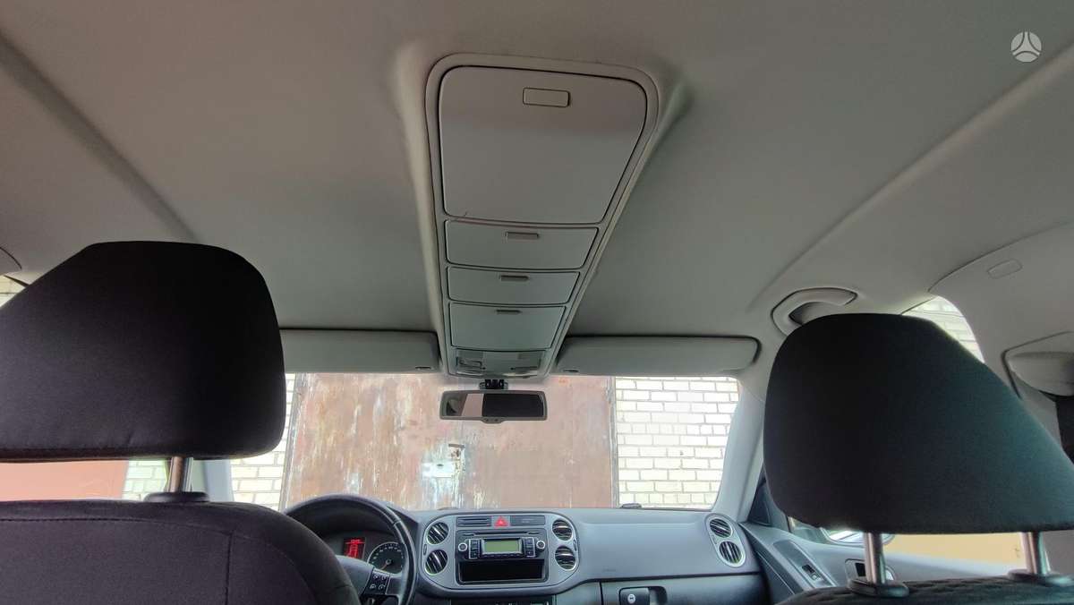 Volkswagen Tiguan - 10