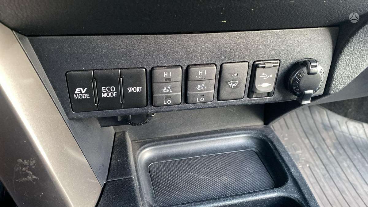 Toyota RAV4 - 7