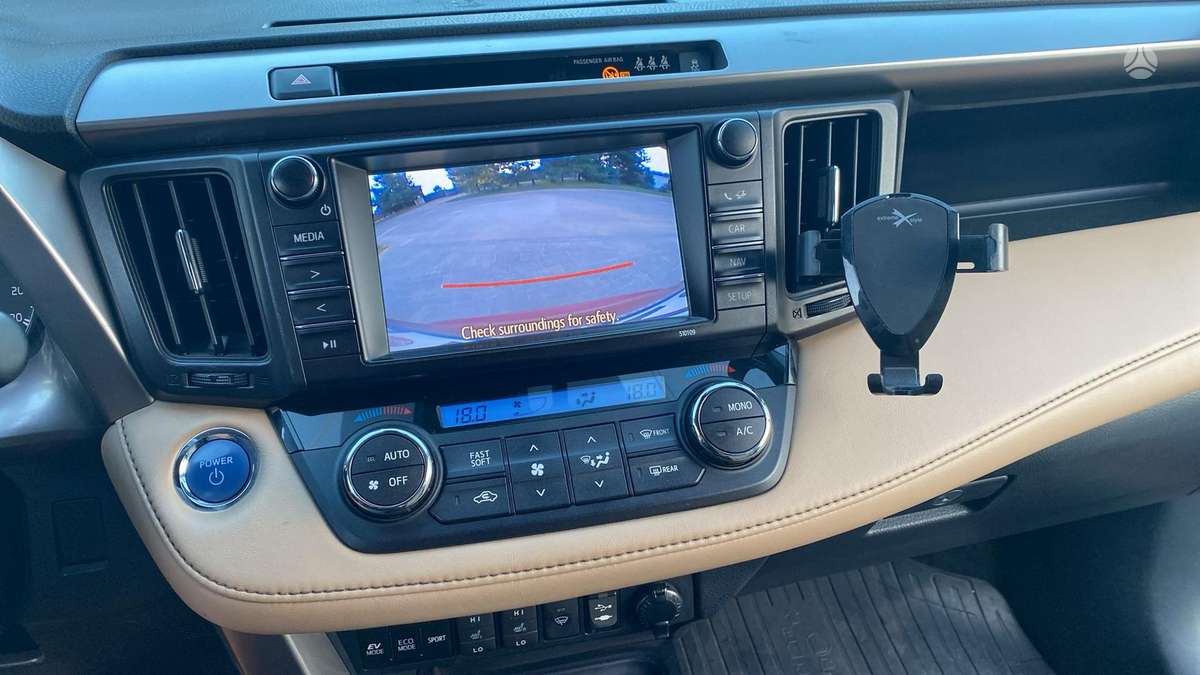 Toyota RAV4 - 8