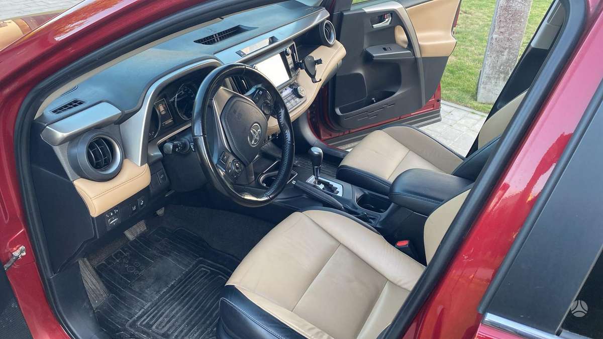 Toyota RAV4 - 10