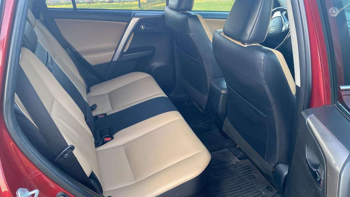 Toyota RAV4 - 12