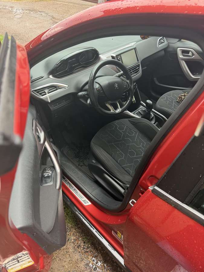 Peugeot 2008 - 9