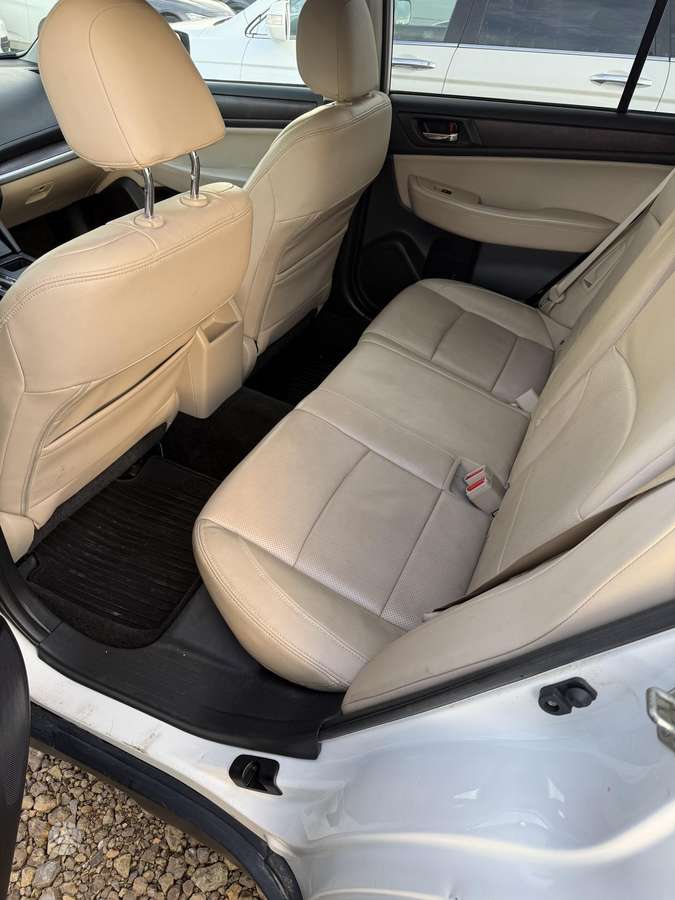 Subaru Outback, 2.5 l., off-road / crossover