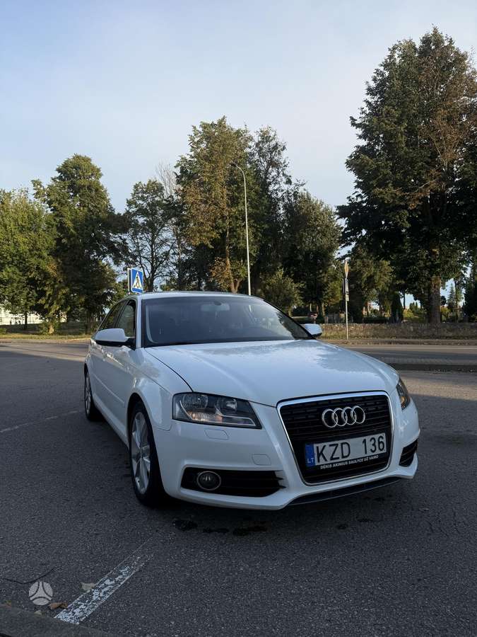 Audi A3, 1.6 l., Хэтчбек