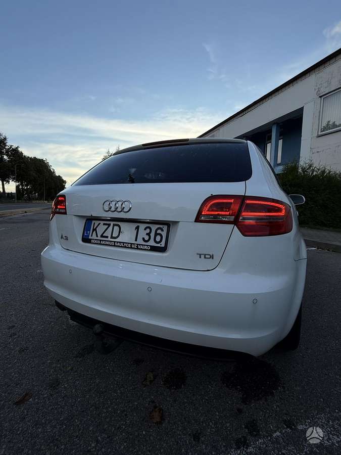 Audi A3, 1.6 l., Хэтчбек