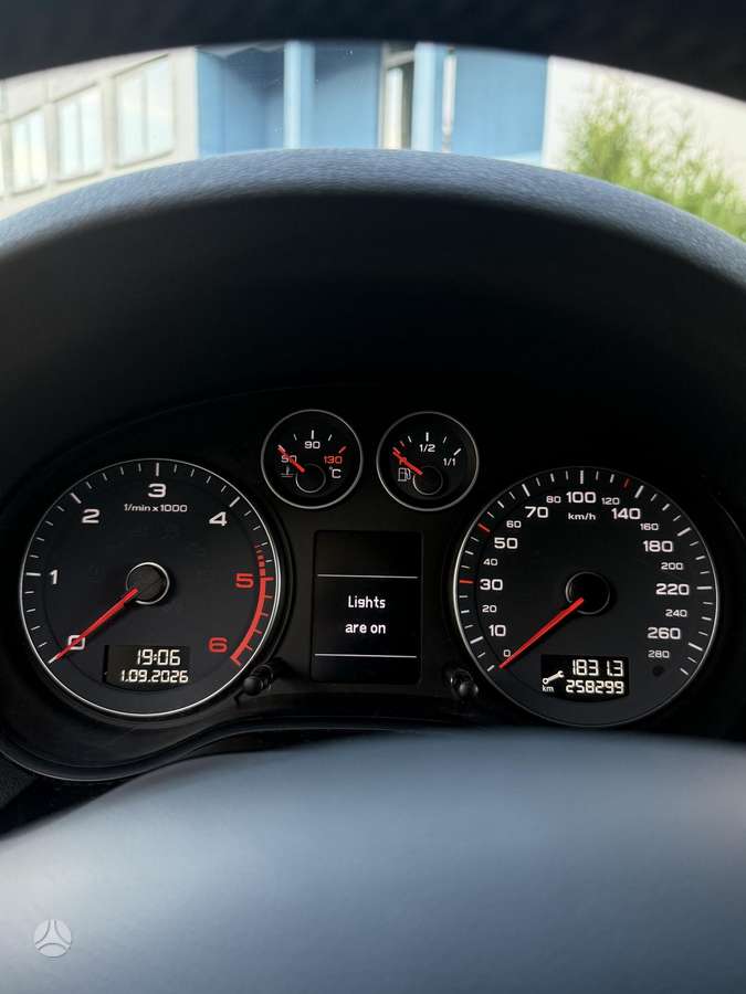 Audi A3, 1.6 l., Хэтчбек