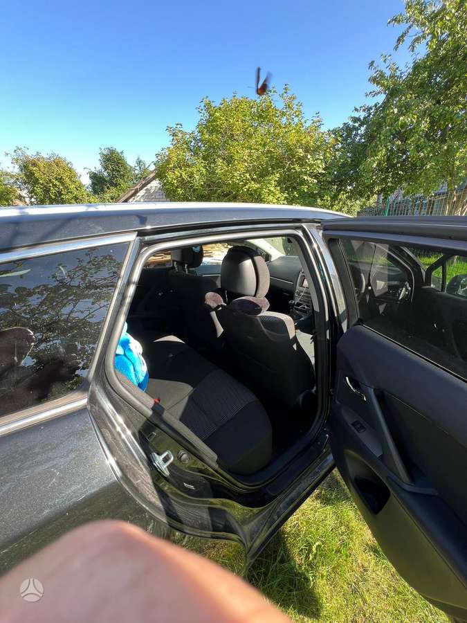 Toyota Avensis - 2