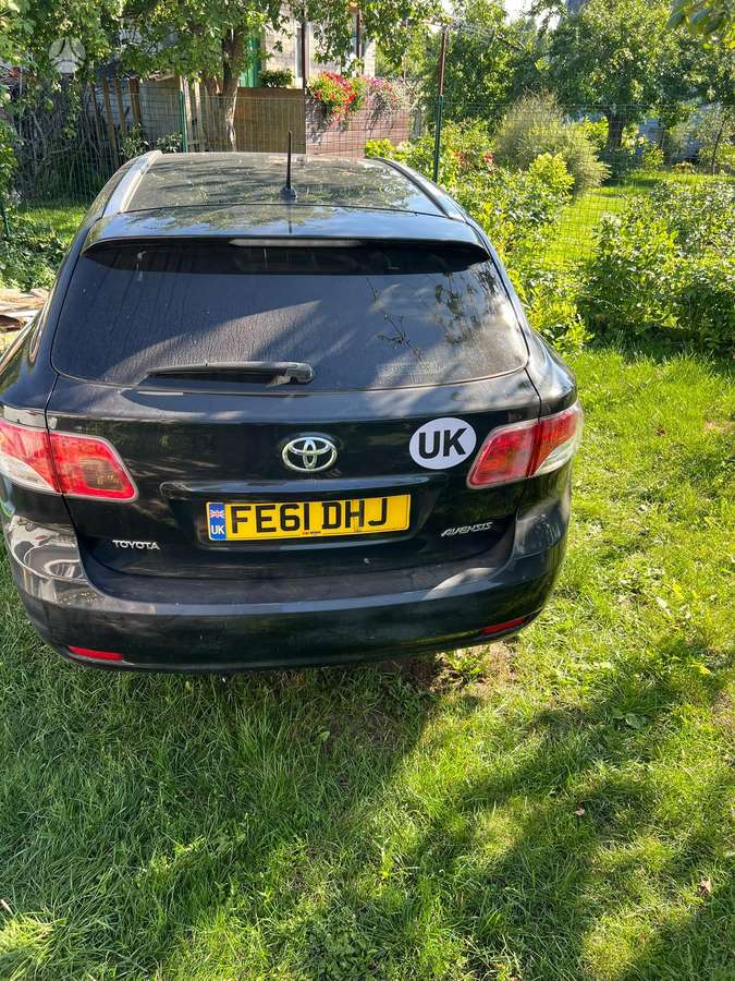Toyota Avensis - 4