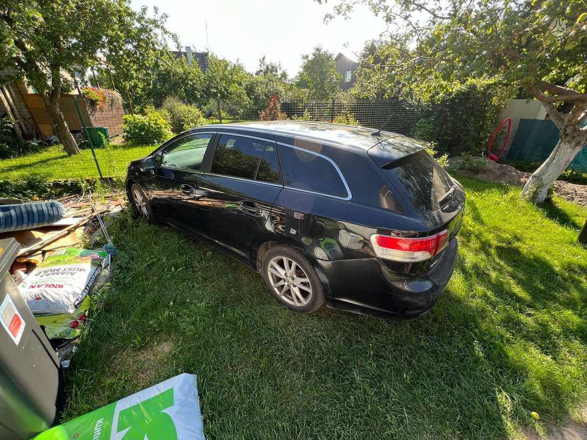 Toyota Avensis - 5
