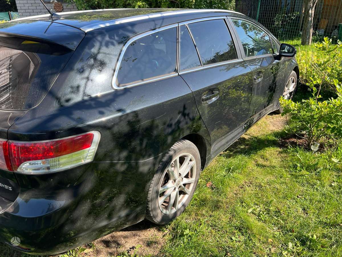 Toyota Avensis - 7
