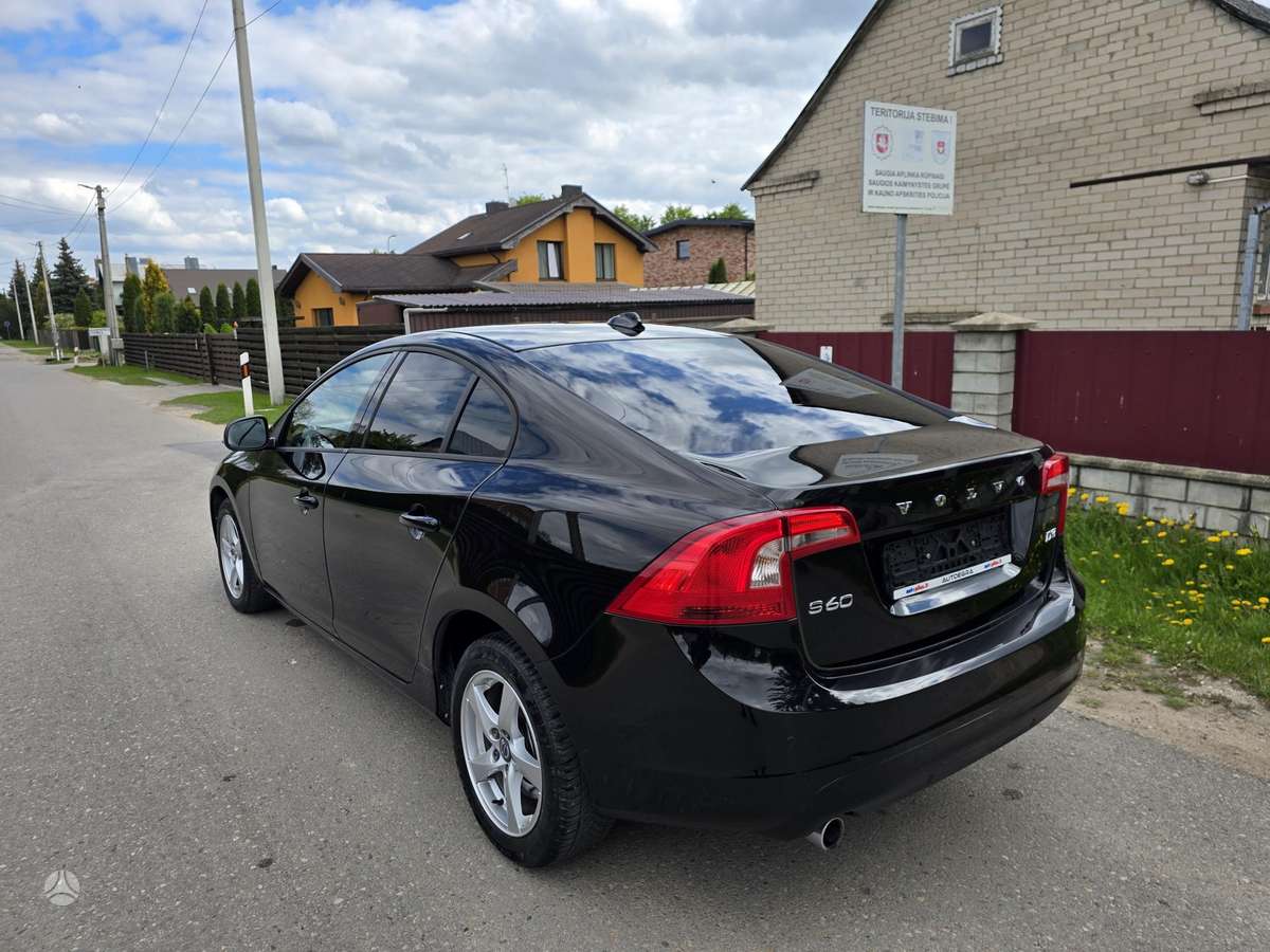 Volvo S60, 2.0 l., Седан