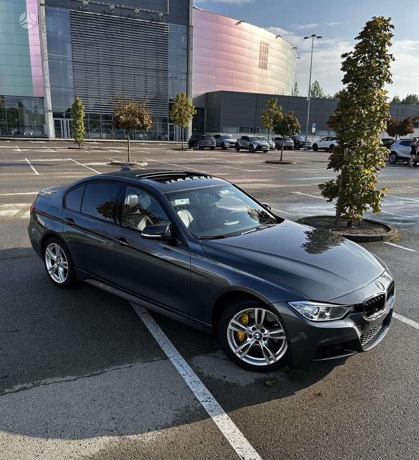 BMW 335, 3.0 l., Седан