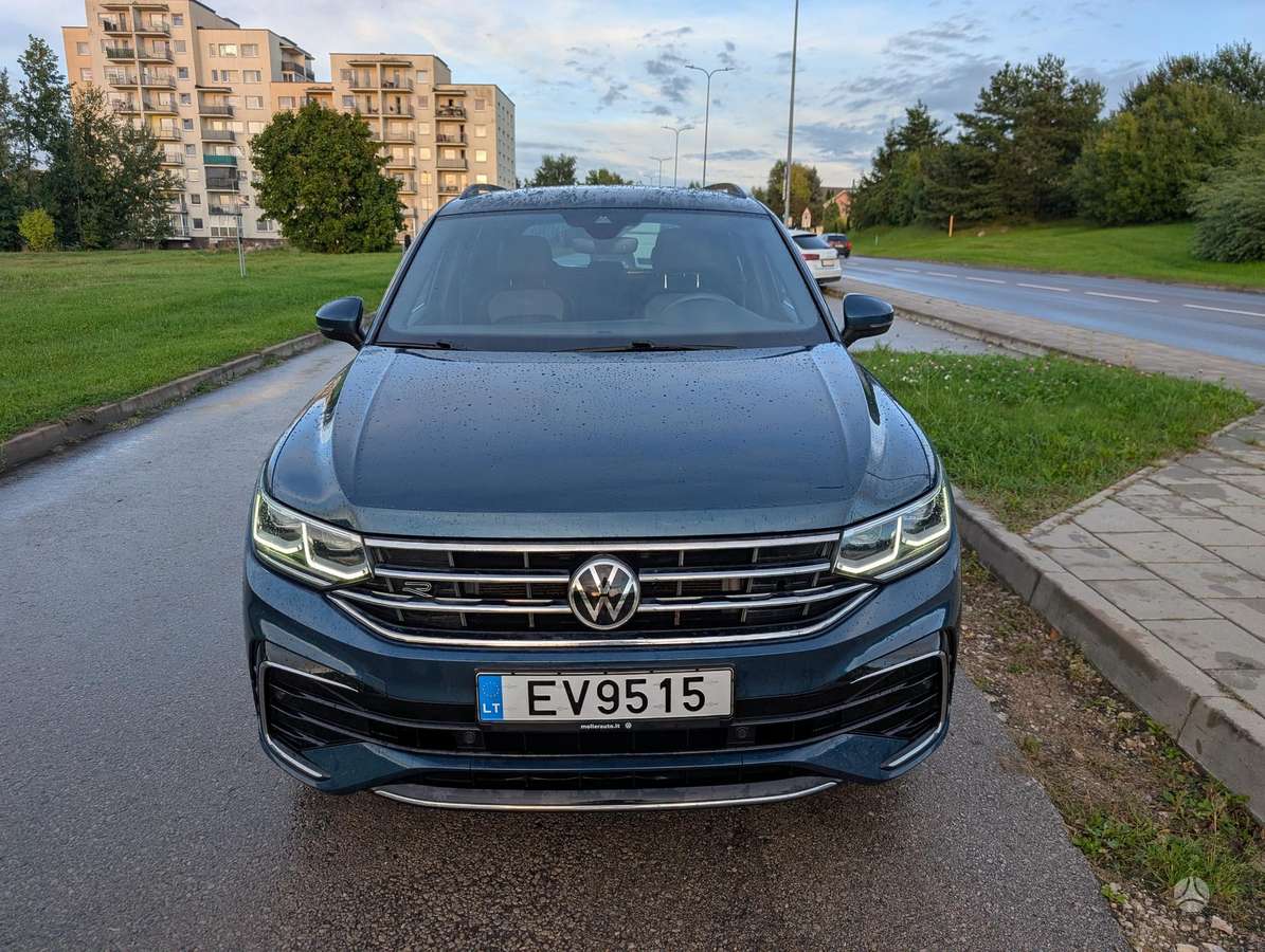 Volkswagen Tiguan - 1