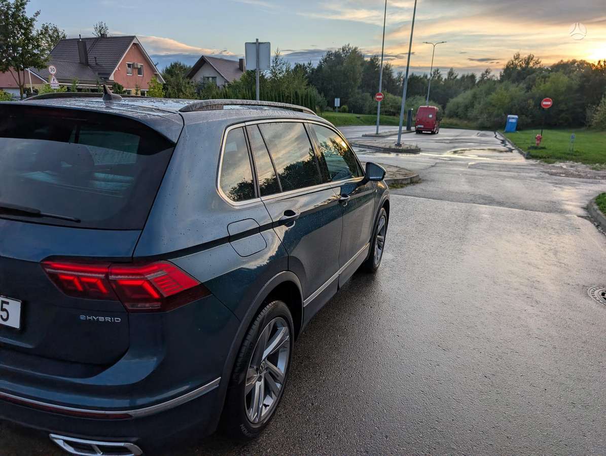 Volkswagen Tiguan - 2