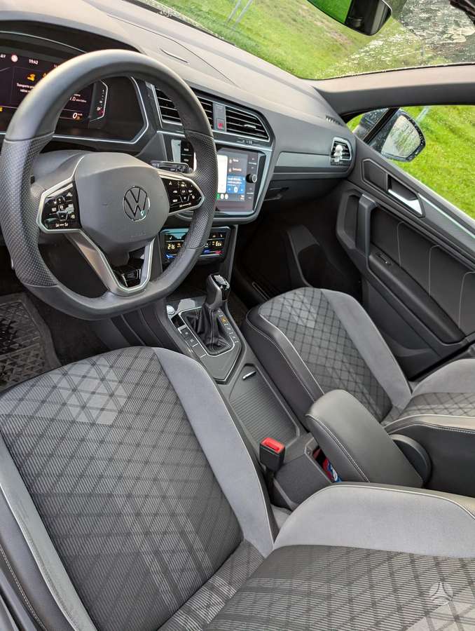 Volkswagen Tiguan - 5