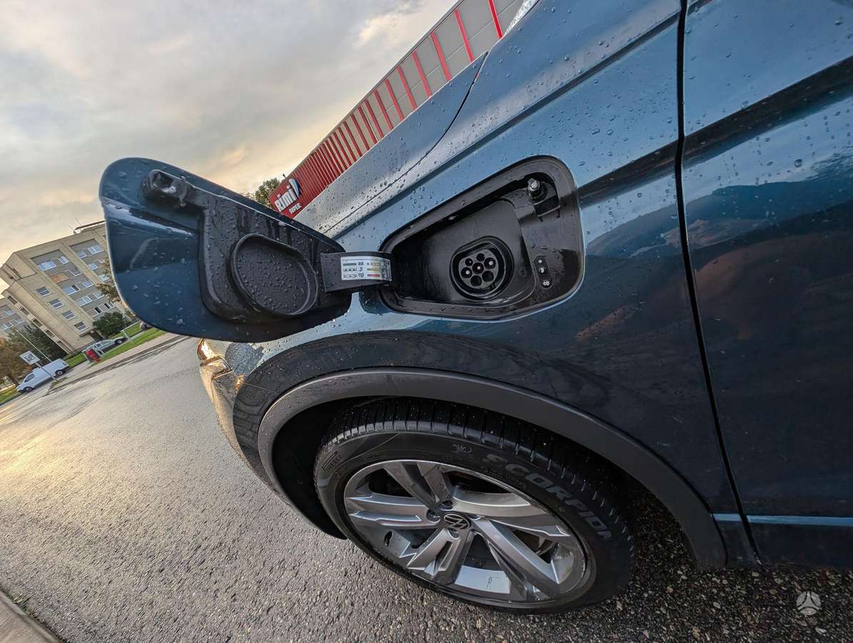Volkswagen Tiguan - 8