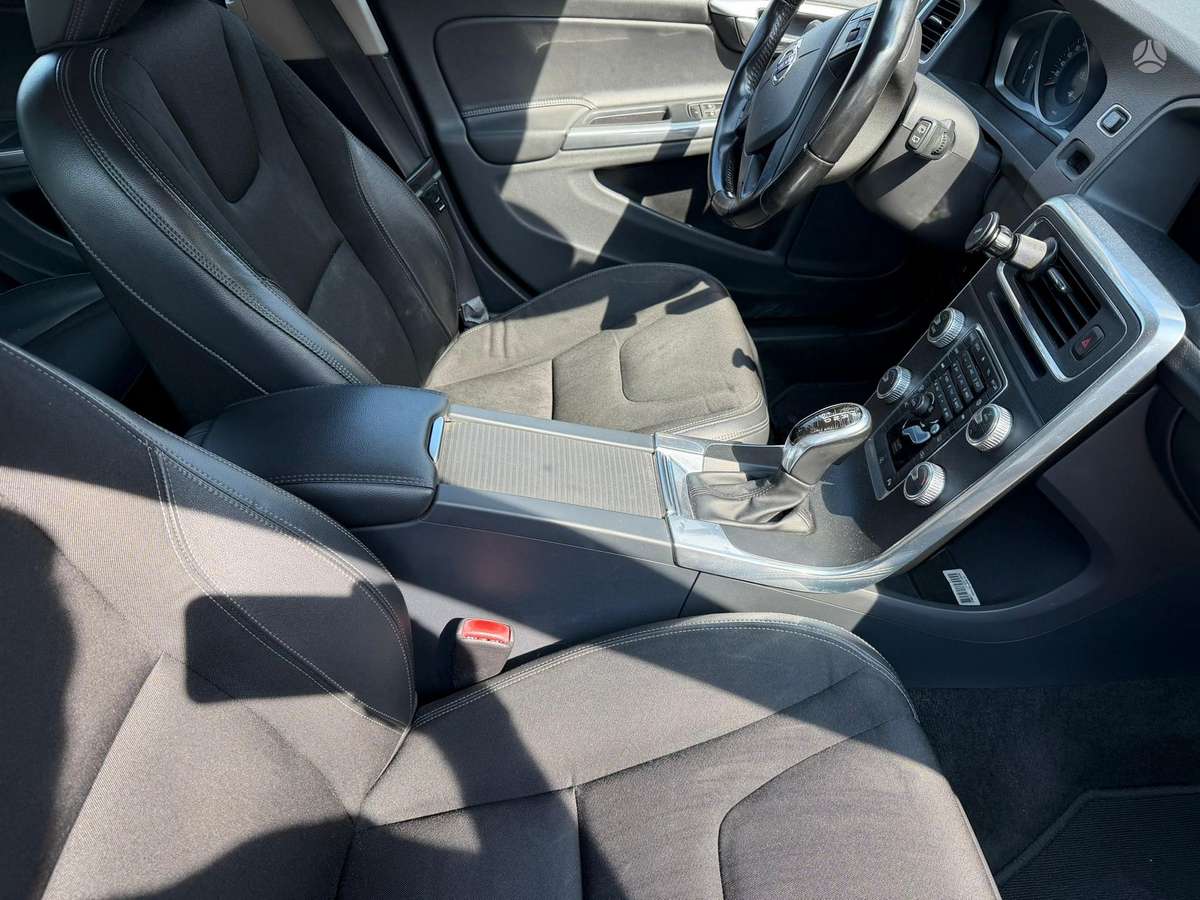 Volvo S60, 2.0 l., Седан
