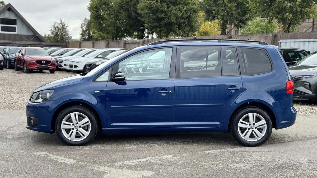 Volkswagen Touran - 4