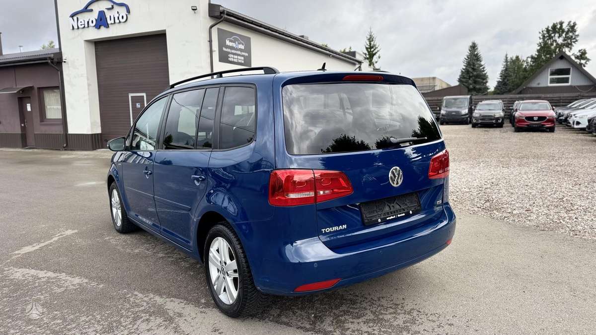 Volkswagen Touran - 6