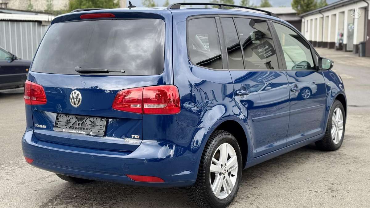 Volkswagen Touran - 8