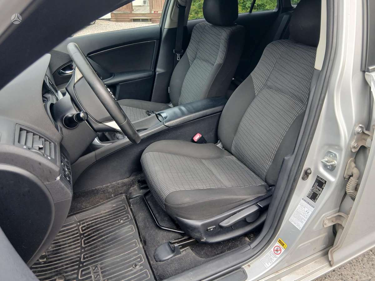 Toyota Avensis - 4