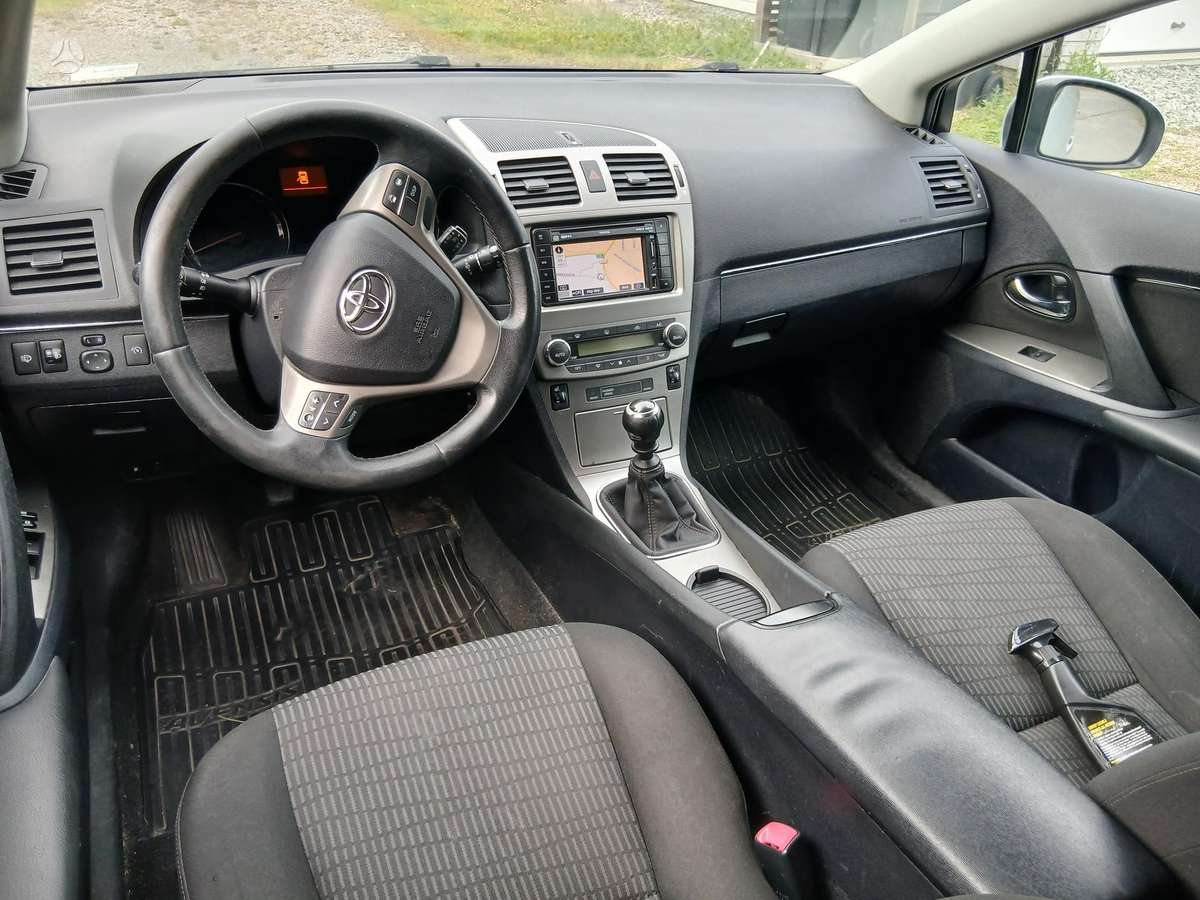 Toyota Avensis - 5