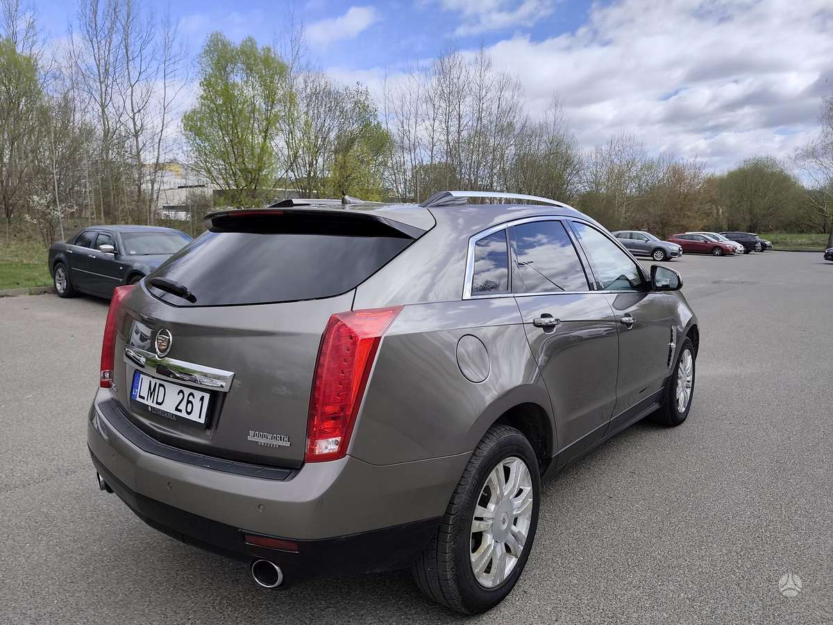 Cadillac SRX, 3.0 l., off-road / crossover