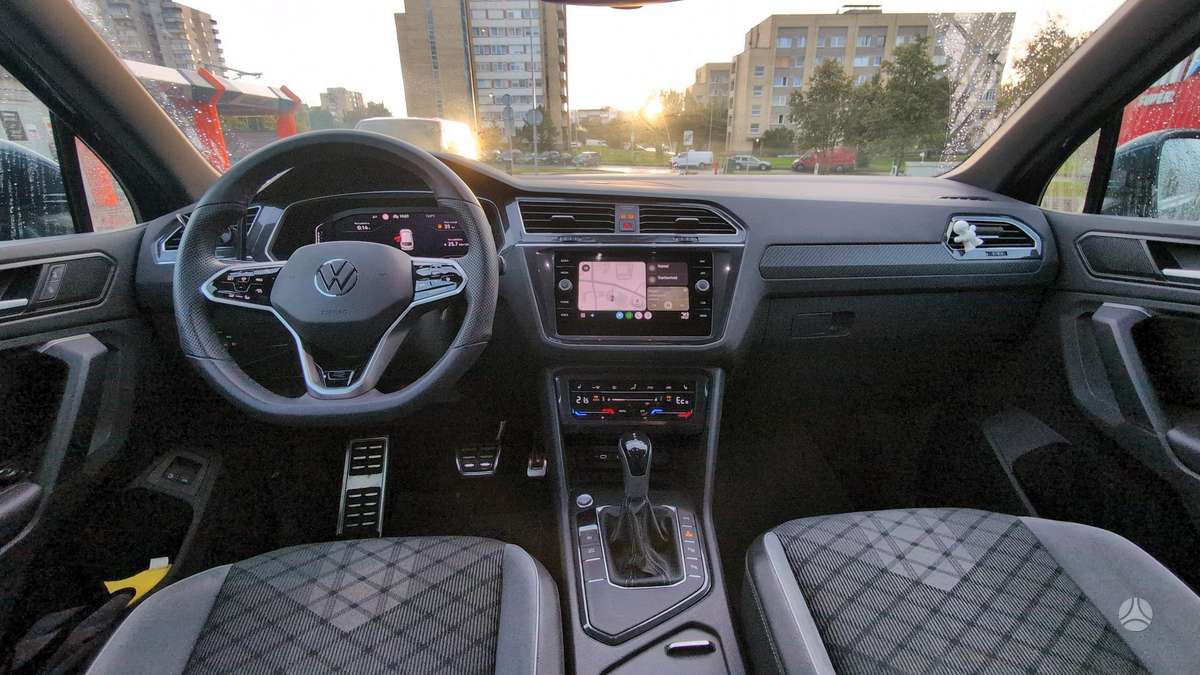 Volkswagen Tiguan - 10