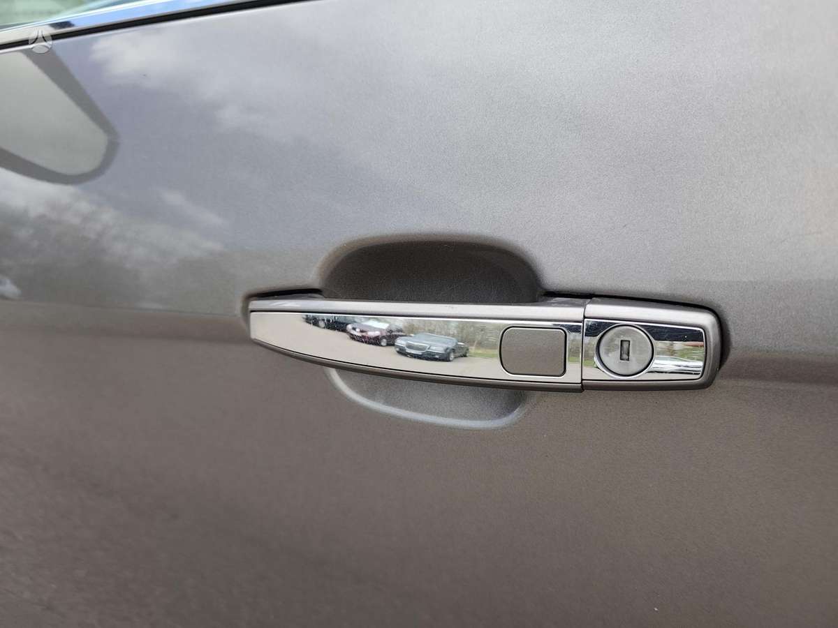 Cadillac SRX, 3.0 l., off-road / crossover