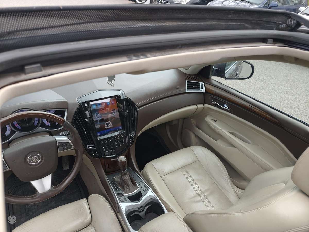 Cadillac SRX, 3.0 l., off-road / crossover