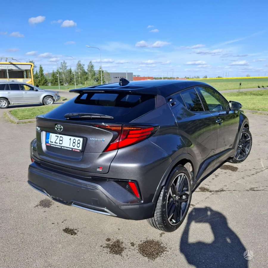 Toyota C-HR - 4