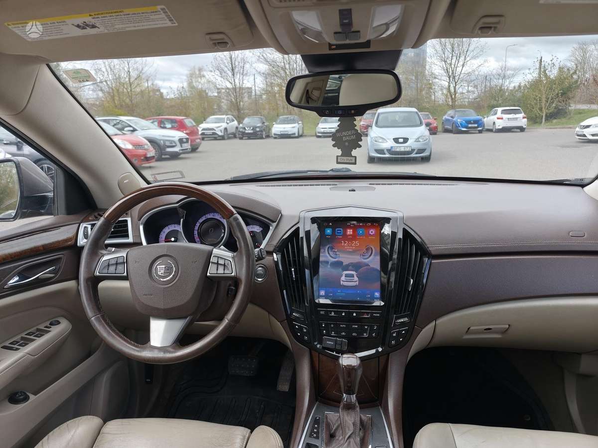 Cadillac SRX, 3.0 l., off-road / crossover