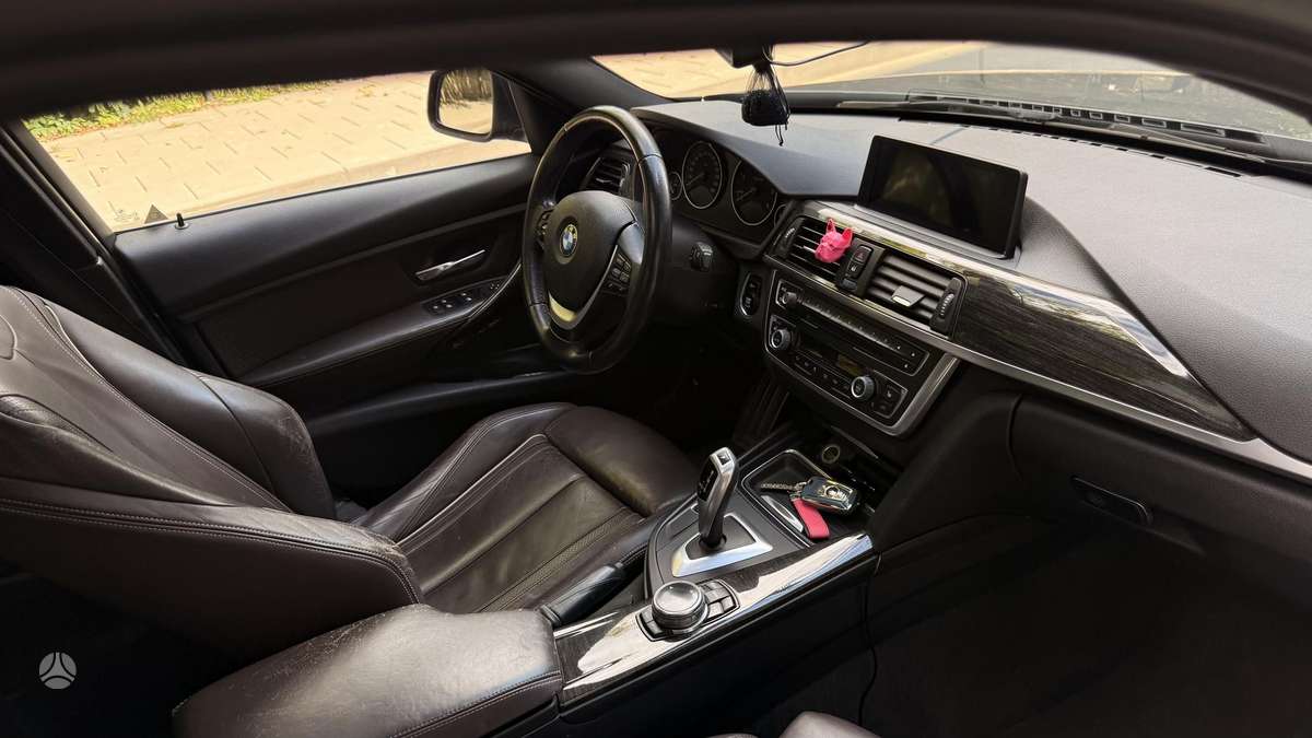 BMW 320, 2.0 l., Седан