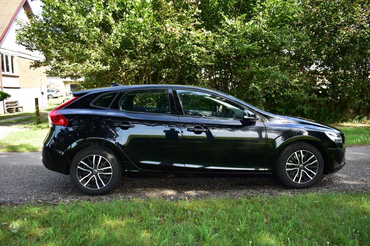 Volvo V40, 1.5 l., Хэтчбек