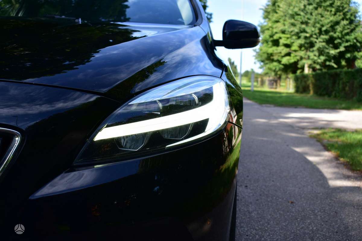 Volvo V40, 1.5 l., Хэтчбек