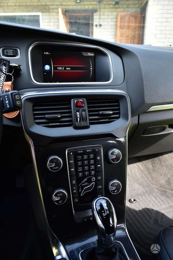 Volvo V40, 1.5 l., Хэтчбек