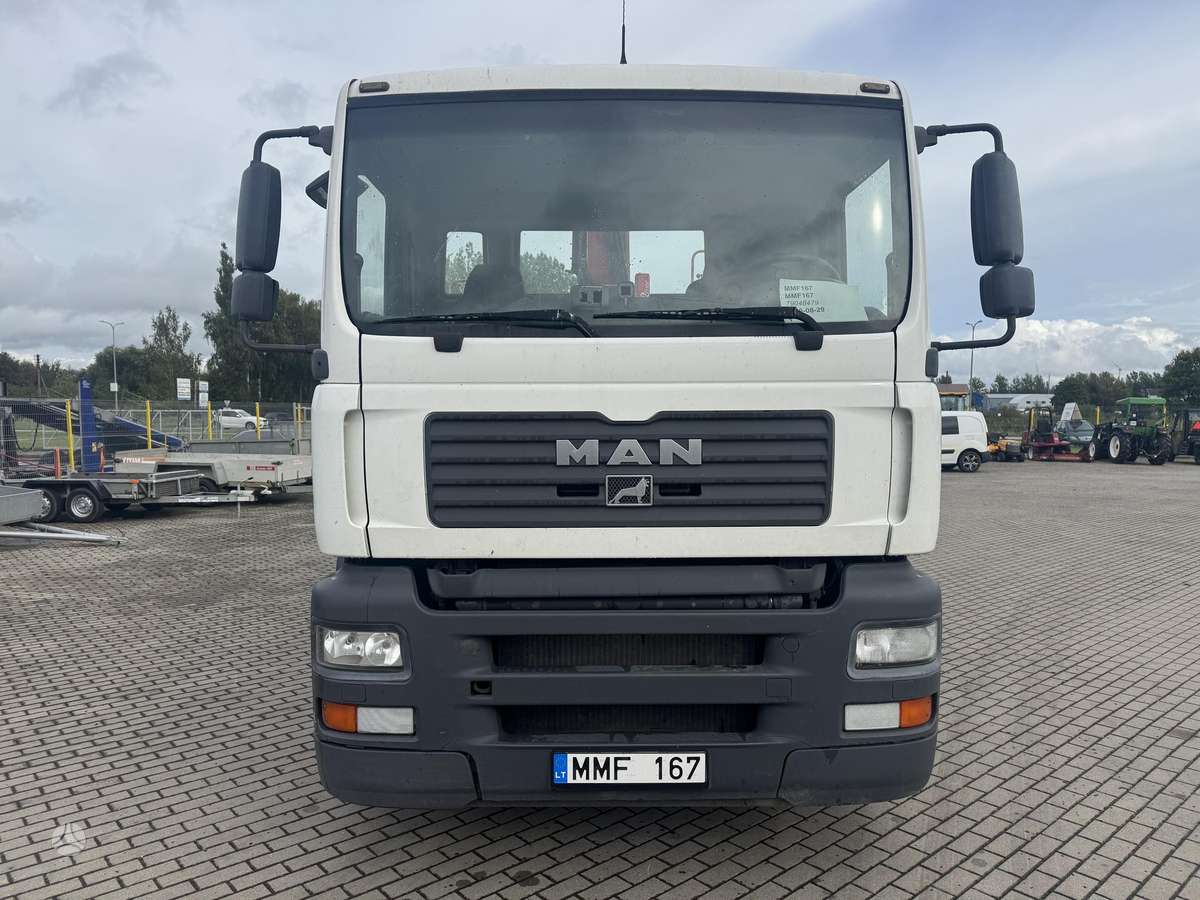 MAN 26.360, savivarčiai su kranu