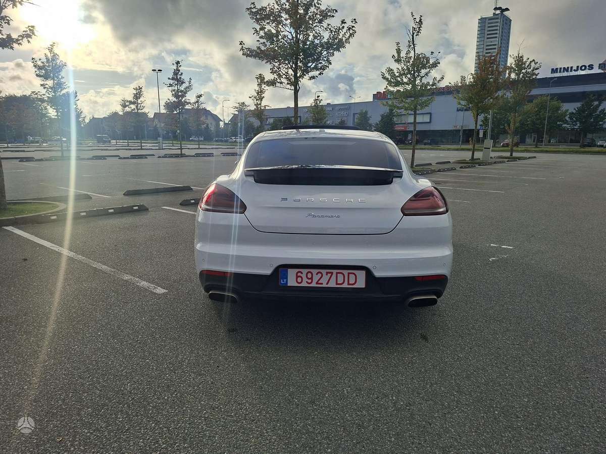Porsche Panamera - 5