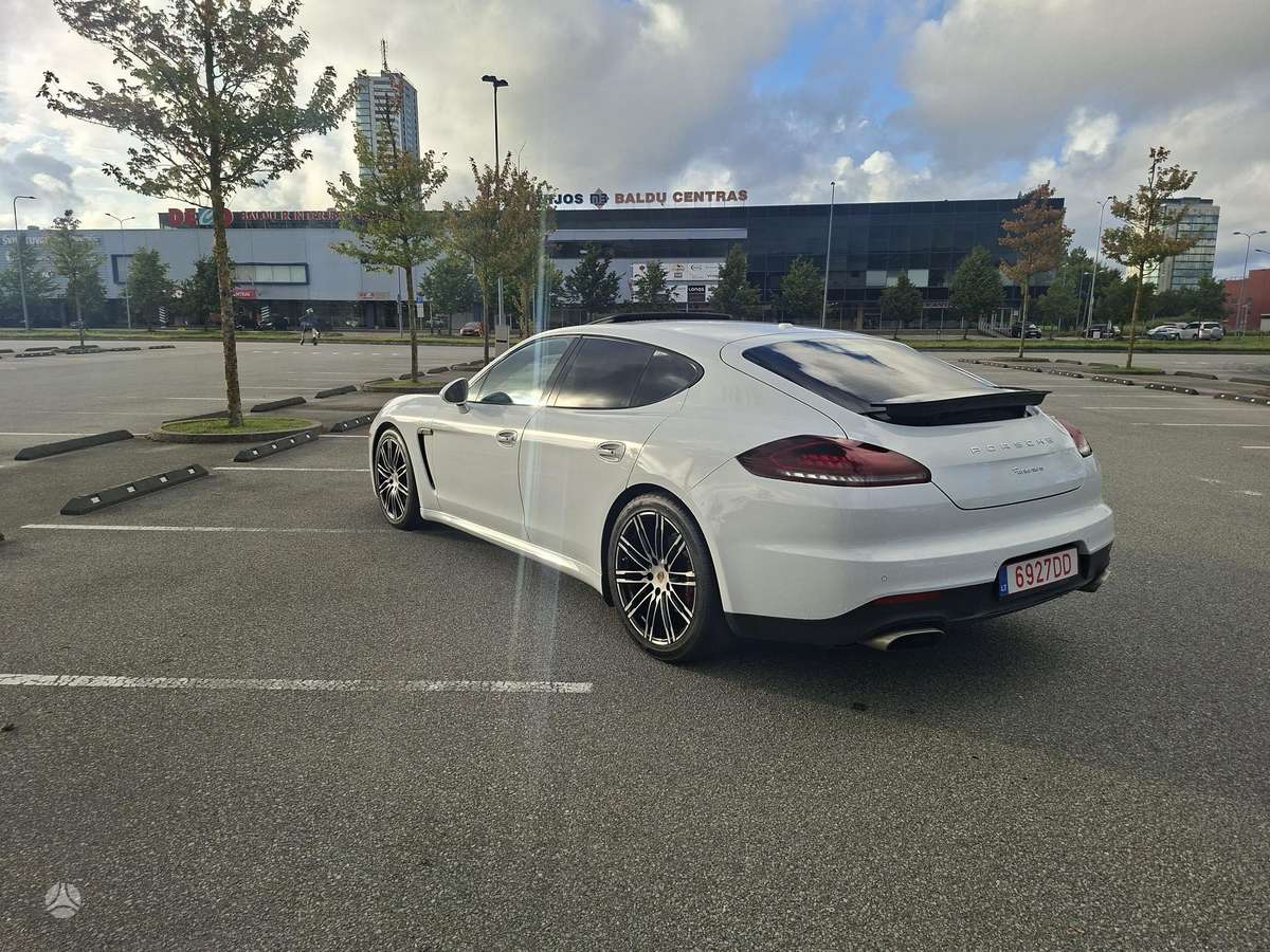 Porsche Panamera - 6