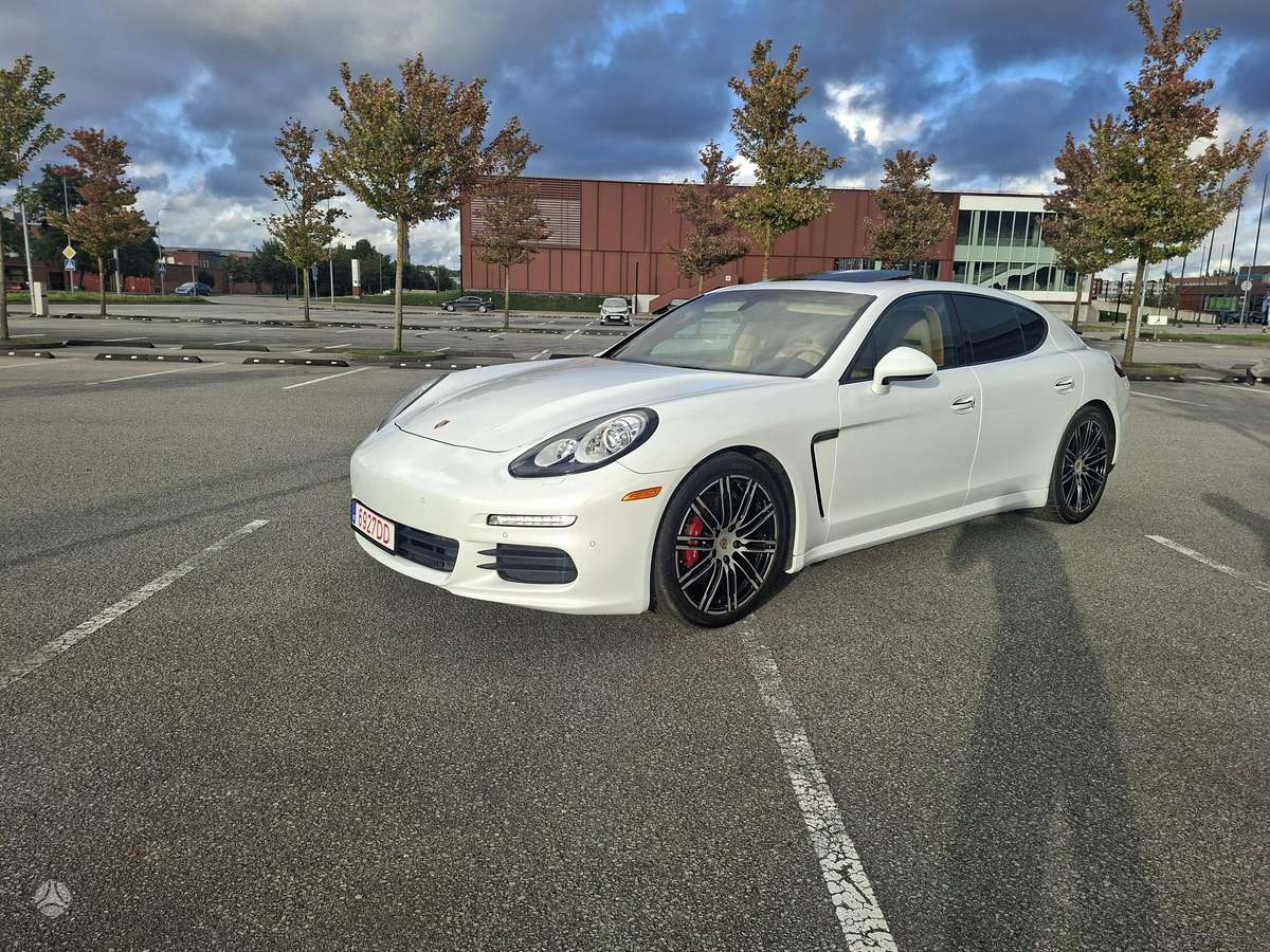 Porsche Panamera - 8