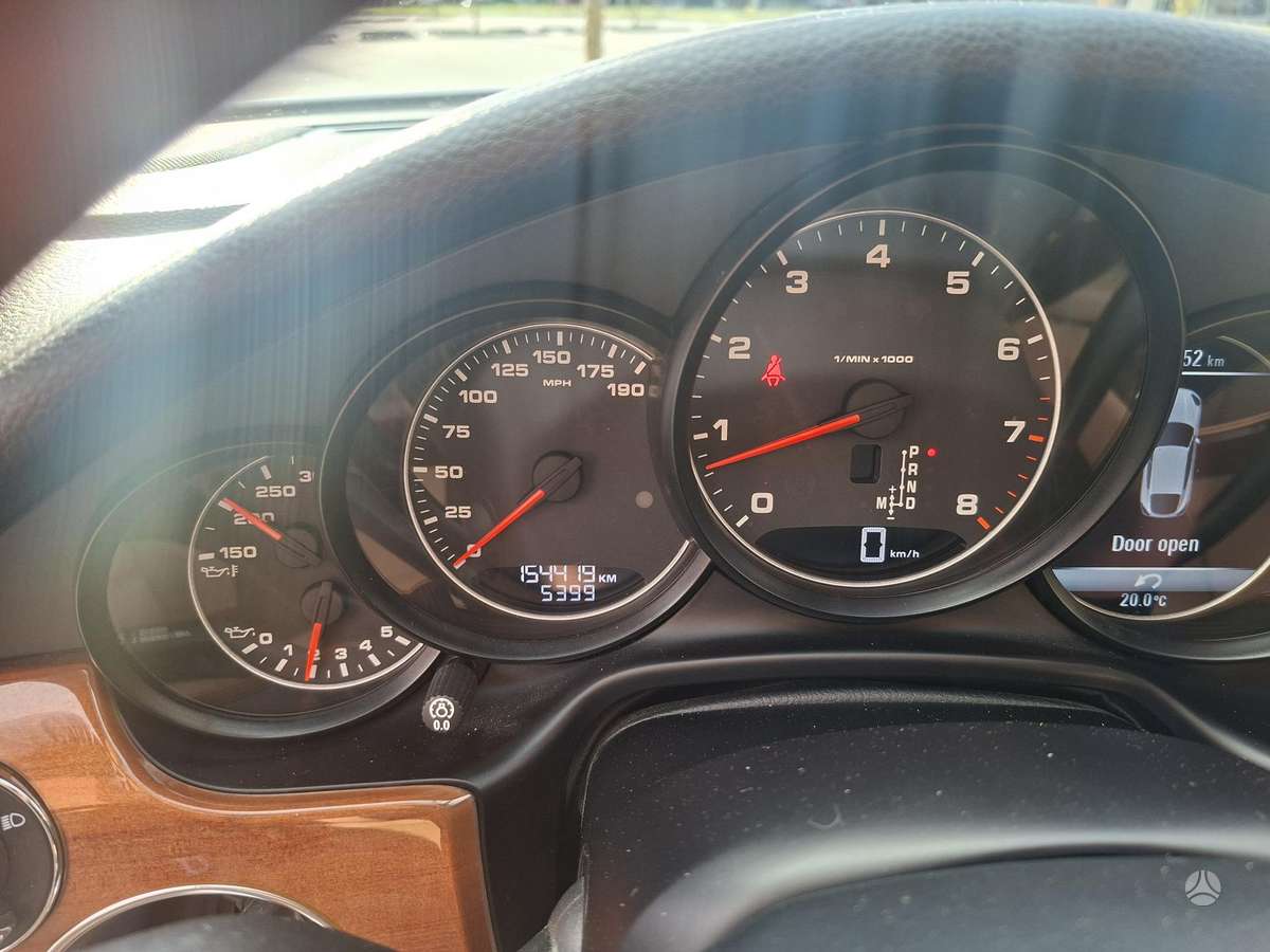 Porsche Panamera - 11