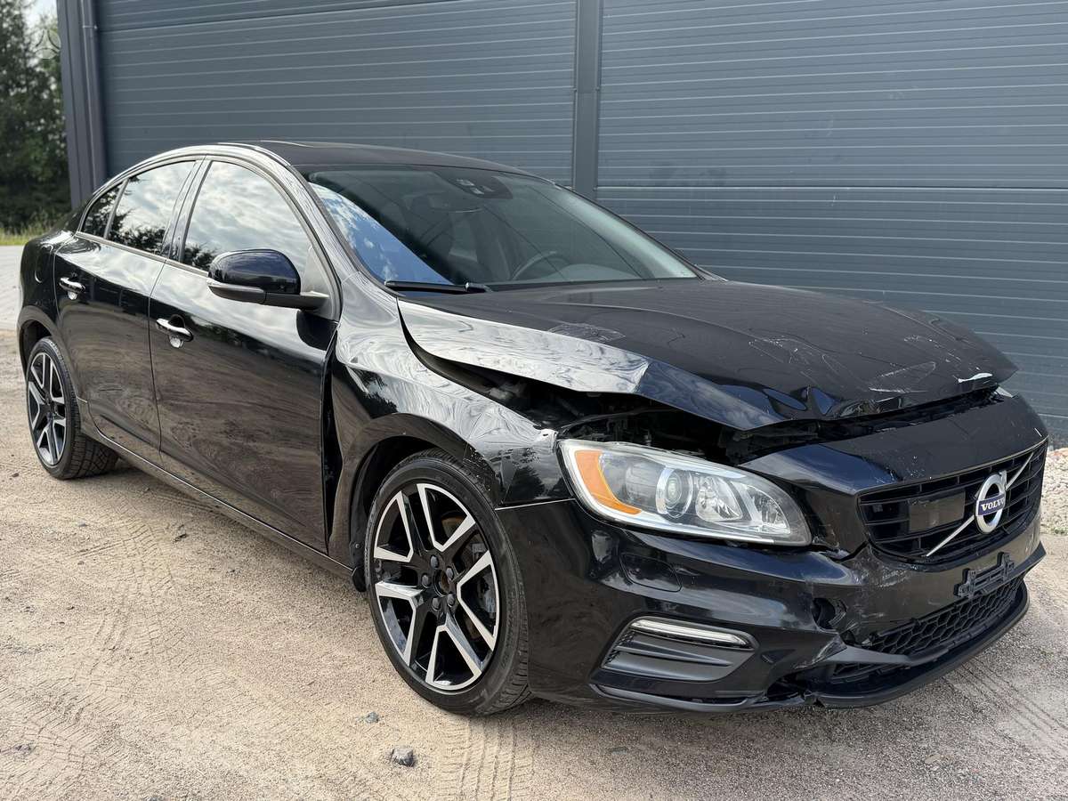 Volvo S60 - 1