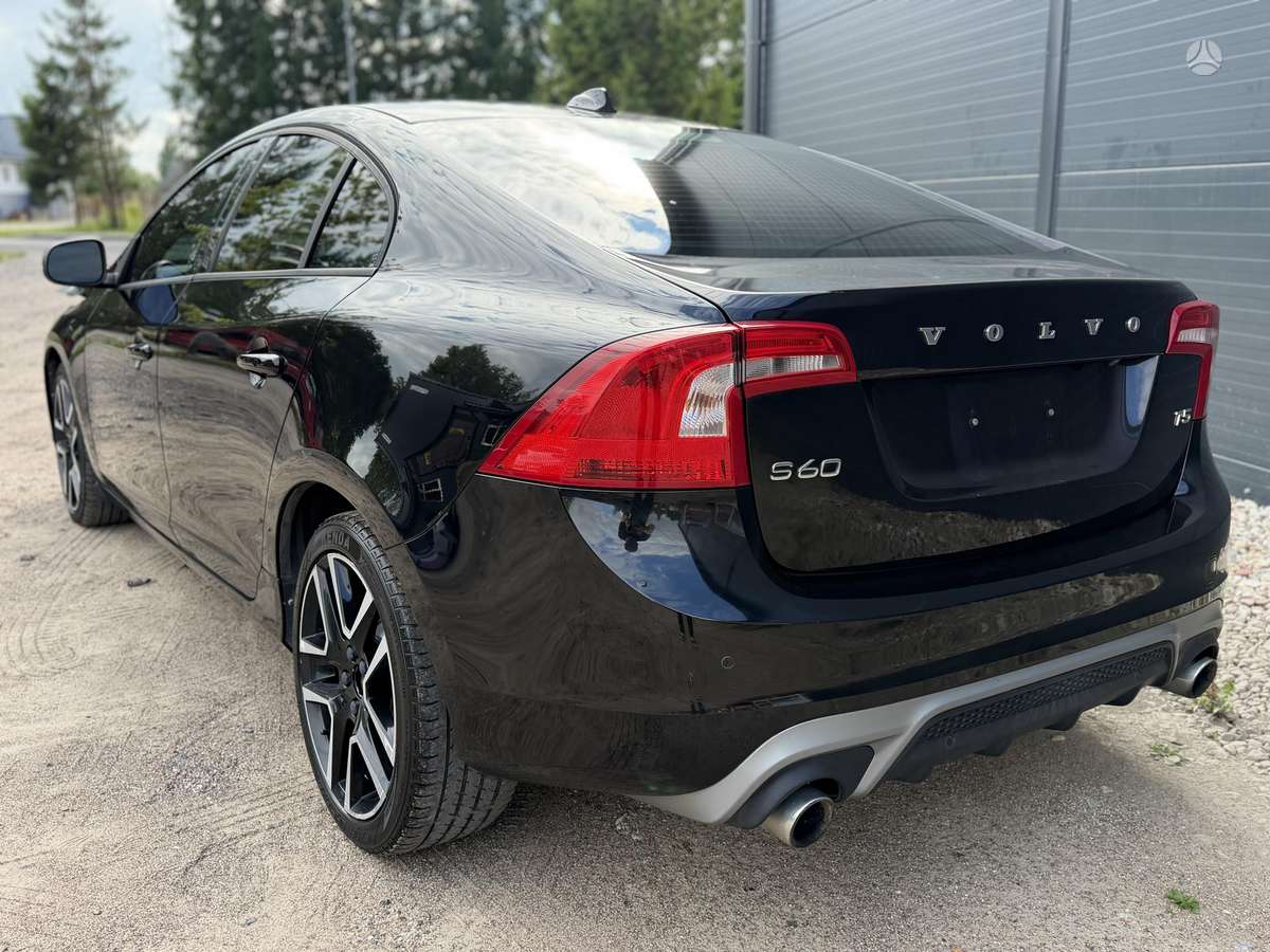 Volvo S60, 2.0 l., Седан