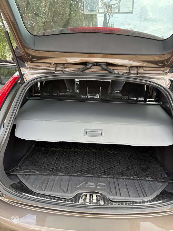 Volvo V60 Cross Country - 10