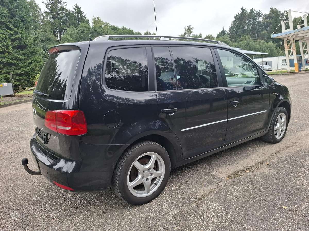 Volkswagen Touran - 9