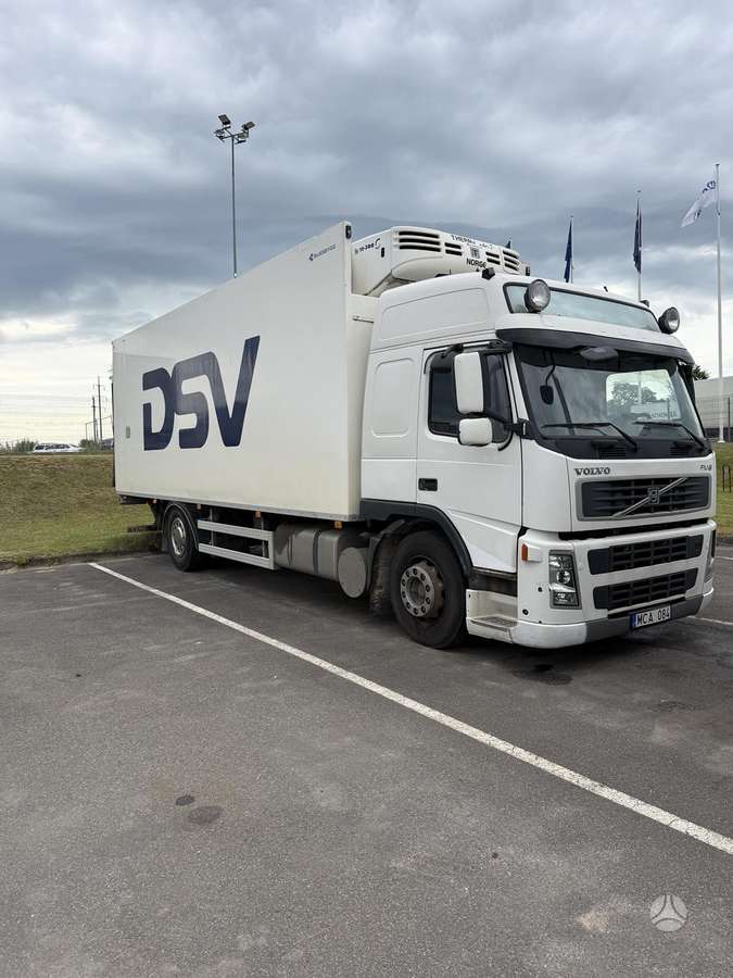 Volvo FM-9, box trucks / box vans