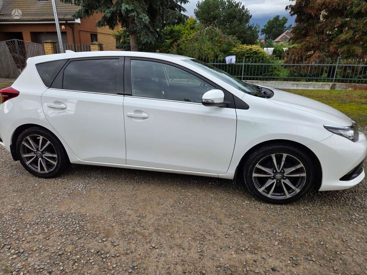 Toyota Auris - 4